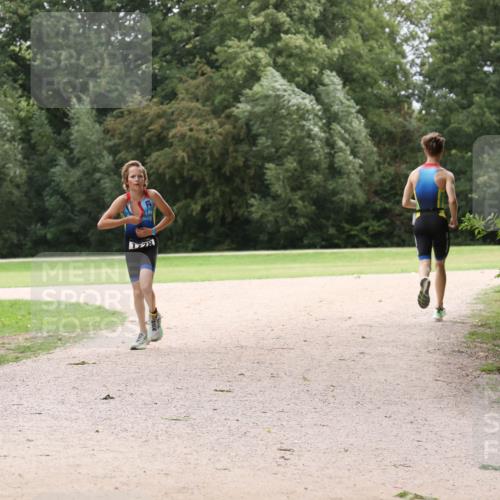 30.08.2026 - Elbe Triathlon Hamburg Antke Förster http://msf.ph/oto/10106899 30.08.2026 12:38:32 Laufen 1738 meine-sportfotos.de