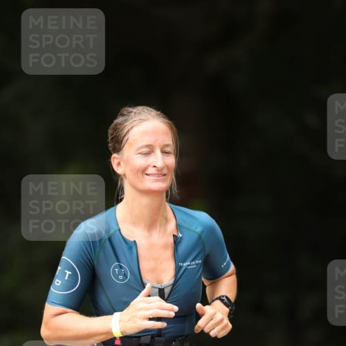 30.08.2026 - Elbe Triathlon Hamburg Antke Förster http://msf.ph/oto/10106900 30.08.2026 12:25:34 Laufen  meine-sportfotos.de