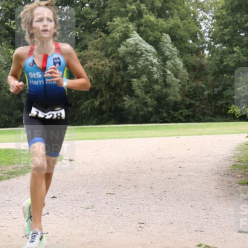 30.08.2026 - Elbe Triathlon Hamburg Antke Förster http://msf.ph/oto/10106911 30.08.2026 12:38:36 Laufen 7358 meine-sportfotos.de