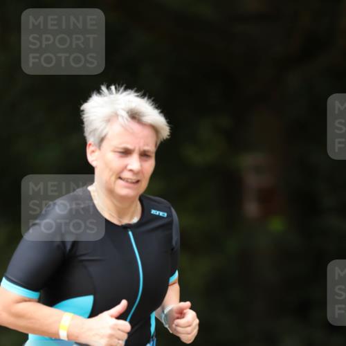 30.08.2026 - Elbe Triathlon Hamburg Antke Förster http://msf.ph/oto/10106912 30.08.2026 12:25:48 Laufen 3, 1715 meine-sportfotos.de
