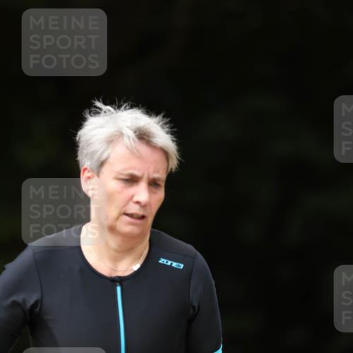 30.08.2026 - Elbe Triathlon Hamburg Antke Förster http://msf.ph/oto/10106914 30.08.2026 12:25:49 Laufen 1710 meine-sportfotos.de