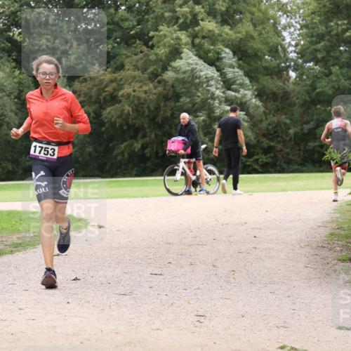 30.08.2026 - Elbe Triathlon Hamburg Antke Förster http://msf.ph/oto/10106919 30.08.2026 12:38:57 Laufen 1753 meine-sportfotos.de