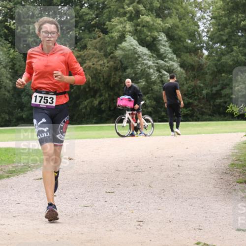 30.08.2026 - Elbe Triathlon Hamburg Antke Förster http://msf.ph/oto/10106921 30.08.2026 12:38:58 Laufen 1753 meine-sportfotos.de
