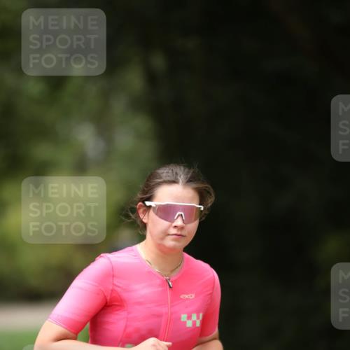 30.08.2026 - Elbe Triathlon Hamburg Antke Förster http://msf.ph/oto/10106926 30.08.2026 12:26:40 Laufen 1474 meine-sportfotos.de