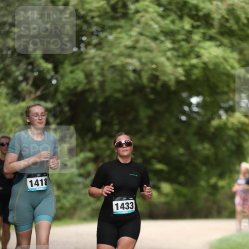 30.08.2026 - Elbe Triathlon Hamburg Antke Förster http://msf.ph/oto/10106942 30.08.2026 12:27:02 Laufen 1418, 1433 meine-sportfotos.de