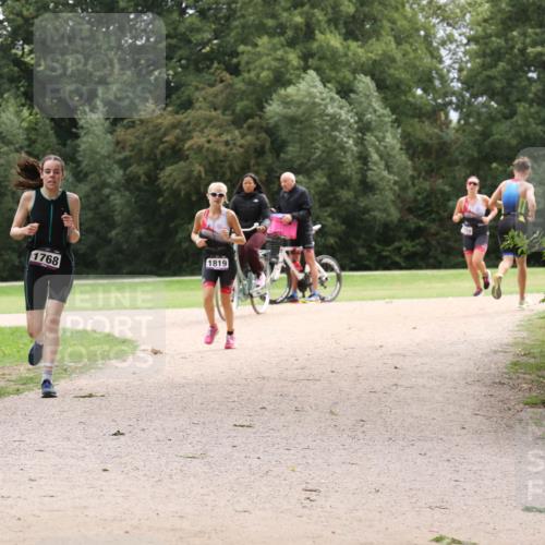 30.08.2026 - Elbe Triathlon Hamburg Antke Förster http://msf.ph/oto/10106943 30.08.2026 12:39:27 Laufen 1768, 1819 meine-sportfotos.de
