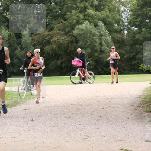 30.08.2026 - Elbe Triathlon Hamburg Antke Förster http://msf.ph/oto/10106947 30.08.2026 12:39:29 Laufen 1768, 1819, 759 meine-sportfotos.de