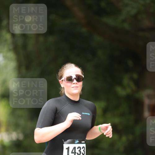 30.08.2026 - Elbe Triathlon Hamburg Antke Förster http://msf.ph/oto/10106950 30.08.2026 12:27:05 Laufen 1433 meine-sportfotos.de