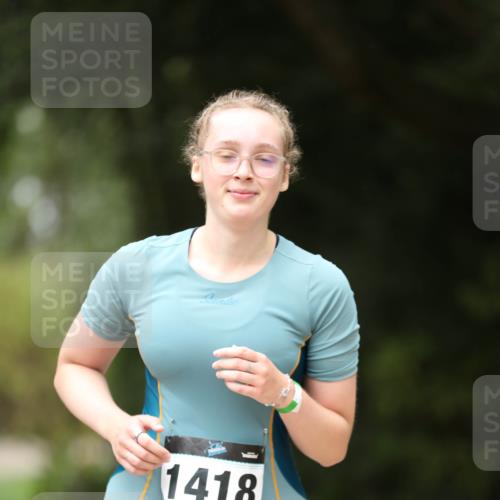 30.08.2026 - Elbe Triathlon Hamburg Antke Förster http://msf.ph/oto/10106952 30.08.2026 12:27:06 Laufen 1418 meine-sportfotos.de