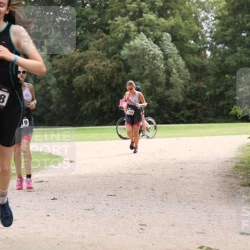 30.08.2026 - Elbe Triathlon Hamburg Antke Förster http://msf.ph/oto/10106953 30.08.2026 12:39:31 Laufen 1768, 9, 759 meine-sportfotos.de