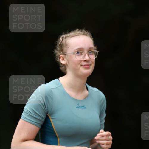 30.08.2026 - Elbe Triathlon Hamburg Antke Förster http://msf.ph/oto/10106954 30.08.2026 12:27:07 Laufen 1418 meine-sportfotos.de