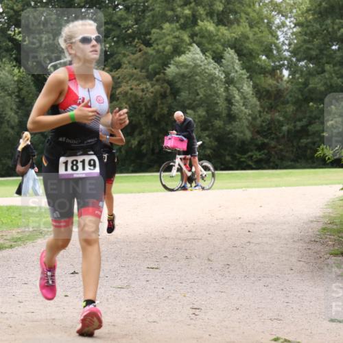 30.08.2026 - Elbe Triathlon Hamburg Antke Förster http://msf.ph/oto/10106959 30.08.2026 12:39:33 Laufen 1819 meine-sportfotos.de