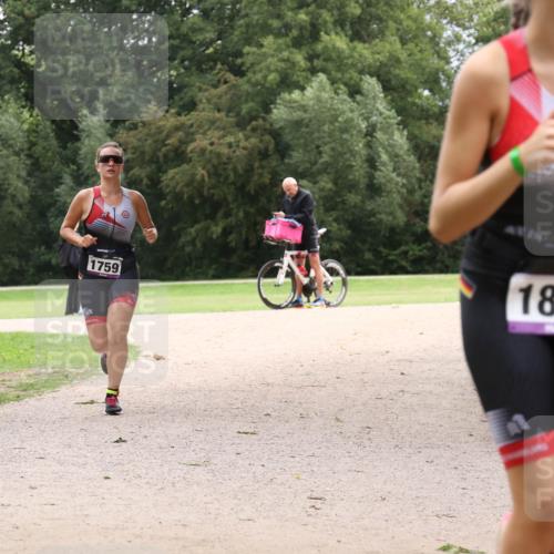 30.08.2026 - Elbe Triathlon Hamburg Antke Förster http://msf.ph/oto/10106963 30.08.2026 12:39:34 Laufen 1759, 1819 meine-sportfotos.de