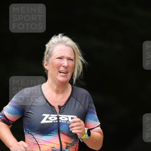 30.08.2026 - Elbe Triathlon Hamburg Antke Förster http://msf.ph/oto/10106972 30.08.2026 12:27:17 Laufen  meine-sportfotos.de