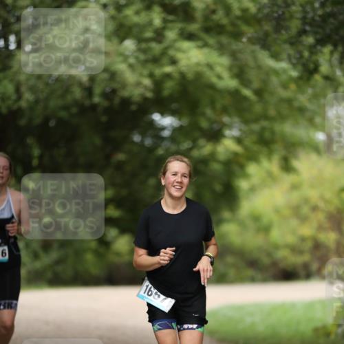 30.08.2026 - Elbe Triathlon Hamburg Antke Förster http://msf.ph/oto/10106978 30.08.2026 12:27:51 Laufen 16, 1657 meine-sportfotos.de