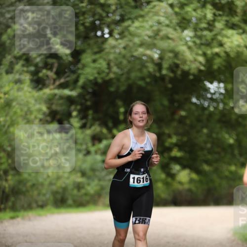 30.08.2026 - Elbe Triathlon Hamburg Antke Förster http://msf.ph/oto/10106980 30.08.2026 12:27:52 Laufen 3, 1616, 23 meine-sportfotos.de