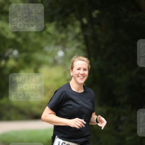 30.08.2026 - Elbe Triathlon Hamburg Antke Förster http://msf.ph/oto/10106982 30.08.2026 12:27:52 Laufen 1667 meine-sportfotos.de