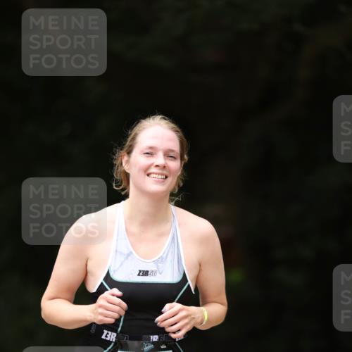30.08.2026 - Elbe Triathlon Hamburg Antke Förster http://msf.ph/oto/10106990 30.08.2026 12:27:56 Laufen 3, 3, 1616 meine-sportfotos.de