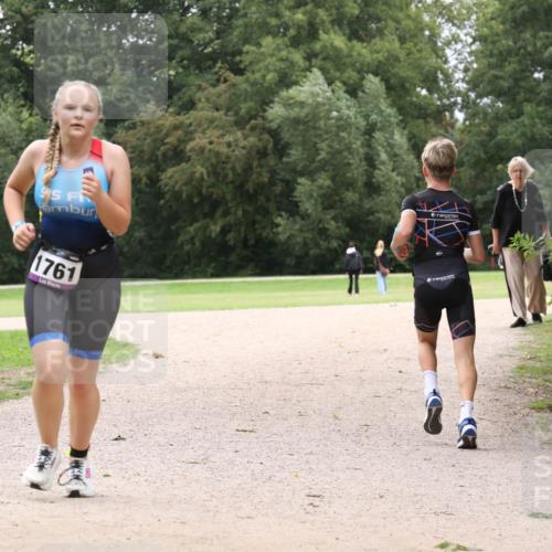 30.08.2026 - Elbe Triathlon Hamburg Antke Förster http://msf.ph/oto/10106995 30.08.2026 12:40:15 Laufen 1761 meine-sportfotos.de