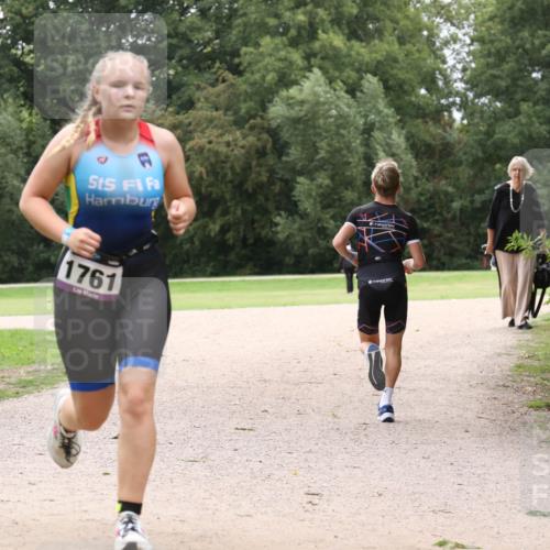 30.08.2026 - Elbe Triathlon Hamburg Antke Förster http://msf.ph/oto/10106997 30.08.2026 12:40:16 Laufen 1761 meine-sportfotos.de