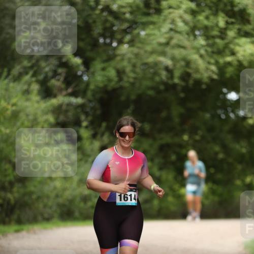 30.08.2026 - Elbe Triathlon Hamburg Antke Förster http://msf.ph/oto/10107000 30.08.2026 12:28:37 Laufen 1614 meine-sportfotos.de