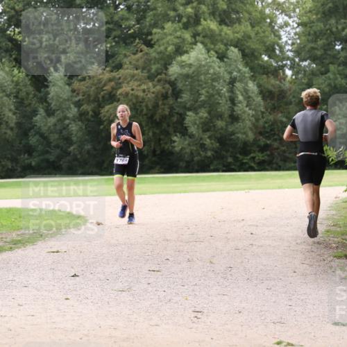 30.08.2026 - Elbe Triathlon Hamburg Antke Förster http://msf.ph/oto/10107001 30.08.2026 12:40:50 Laufen 1769 meine-sportfotos.de