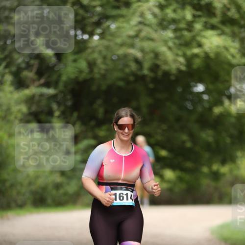 30.08.2026 - Elbe Triathlon Hamburg Antke Förster http://msf.ph/oto/10107002 30.08.2026 12:28:37 Laufen 1614 meine-sportfotos.de
