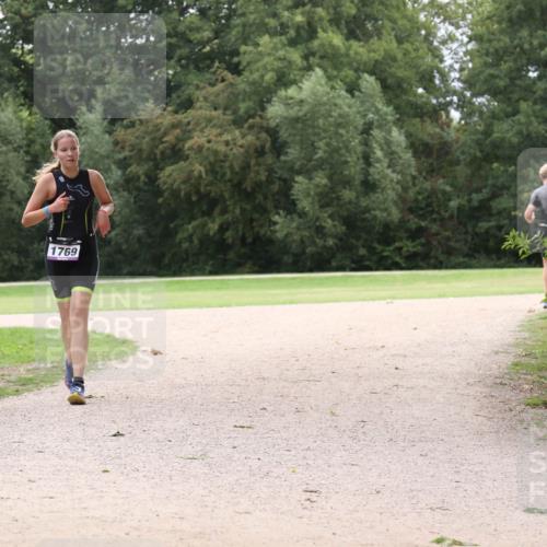 30.08.2026 - Elbe Triathlon Hamburg Antke Förster http://msf.ph/oto/10107005 30.08.2026 12:40:52 Laufen 1769 meine-sportfotos.de