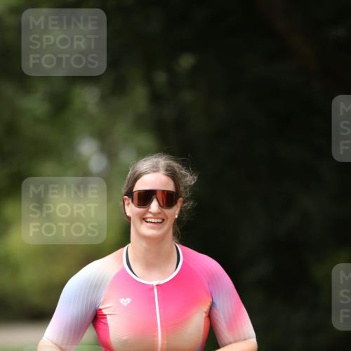 30.08.2026 - Elbe Triathlon Hamburg Antke Förster http://msf.ph/oto/10107012 30.08.2026 12:28:41 Laufen 1614 meine-sportfotos.de