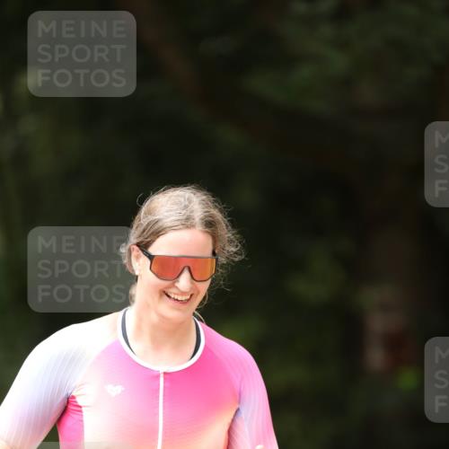 30.08.2026 - Elbe Triathlon Hamburg Antke Förster http://msf.ph/oto/10107014 30.08.2026 12:28:41 Laufen 1614 meine-sportfotos.de