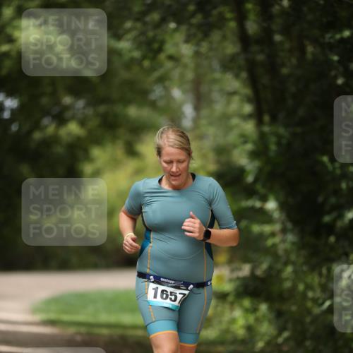 30.08.2026 - Elbe Triathlon Hamburg Antke Förster http://msf.ph/oto/10107018 30.08.2026 12:28:51 Laufen 1657 meine-sportfotos.de