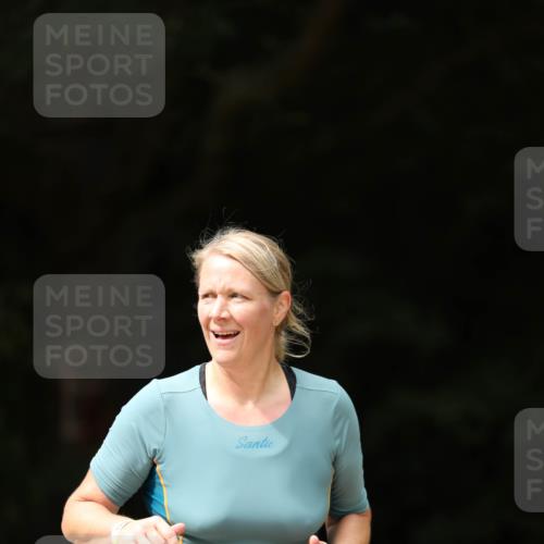 30.08.2026 - Elbe Triathlon Hamburg Antke Förster http://msf.ph/oto/10107024 30.08.2026 12:28:53 Laufen 1657 meine-sportfotos.de