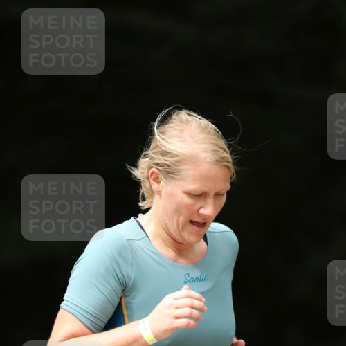 30.08.2026 - Elbe Triathlon Hamburg Antke Förster http://msf.ph/oto/10107028 30.08.2026 12:28:54 Laufen 1657 meine-sportfotos.de