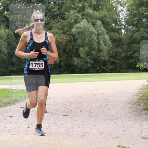 30.08.2026 - Elbe Triathlon Hamburg Antke Förster http://msf.ph/oto/10107035 30.08.2026 12:41:52 Laufen 1755 meine-sportfotos.de