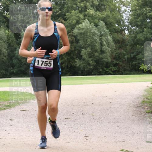 30.08.2026 - Elbe Triathlon Hamburg Antke Förster http://msf.ph/oto/10107037 30.08.2026 12:41:52 Laufen 1755 meine-sportfotos.de