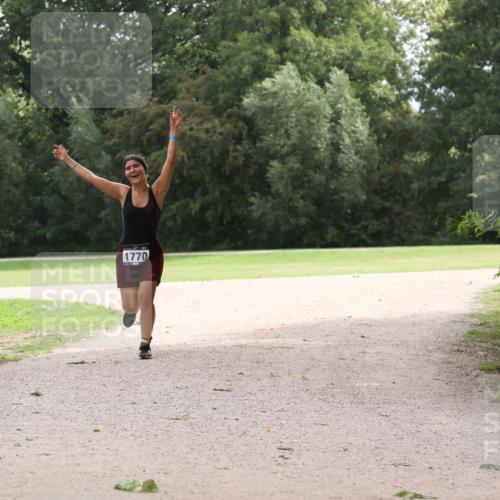 30.08.2026 - Elbe Triathlon Hamburg Antke Förster http://msf.ph/oto/10107047 30.08.2026 12:47:31 Laufen 1770 meine-sportfotos.de