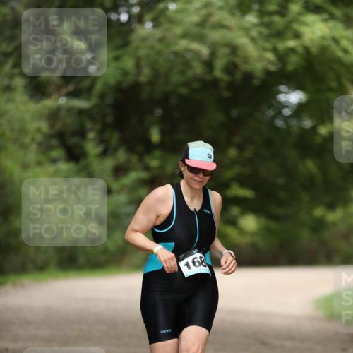 30.08.2026 - Elbe Triathlon Hamburg Antke Förster http://msf.ph/oto/10107048 30.08.2026 12:29:38 Laufen 3, 168 meine-sportfotos.de