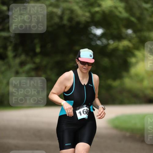 30.08.2026 - Elbe Triathlon Hamburg Antke Förster http://msf.ph/oto/10107050 30.08.2026 12:29:39 Laufen 16 meine-sportfotos.de
