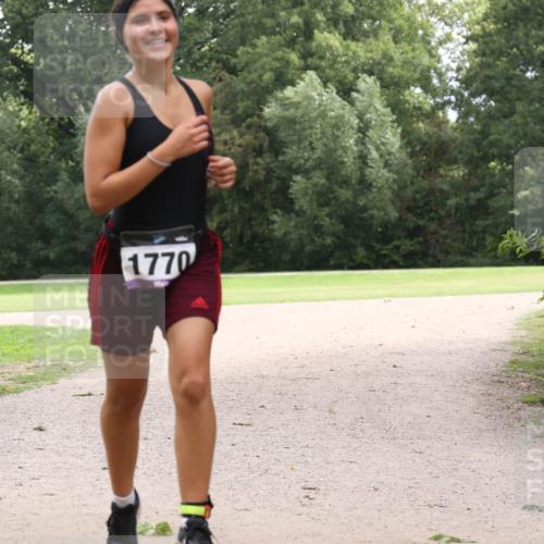 30.08.2026 - Elbe Triathlon Hamburg Antke Förster http://msf.ph/oto/10107059 30.08.2026 12:47:34 Laufen 1770 meine-sportfotos.de