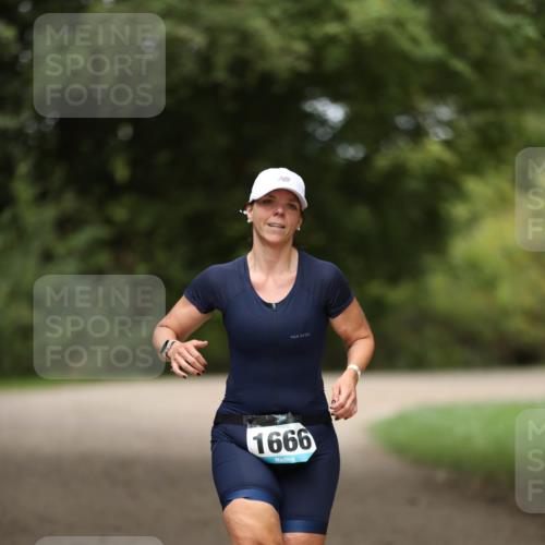 30.08.2026 - Elbe Triathlon Hamburg Antke Förster http://msf.ph/oto/10107062 30.08.2026 12:30:00 Laufen 1666 meine-sportfotos.de