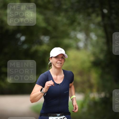 30.08.2026 - Elbe Triathlon Hamburg Antke Förster http://msf.ph/oto/10107064 30.08.2026 12:30:01 Laufen 1666 meine-sportfotos.de