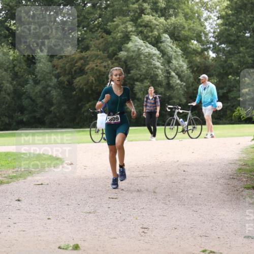 30.08.2026 - Elbe Triathlon Hamburg Antke Förster http://msf.ph/oto/10107065 30.08.2026 12:47:47 Laufen 7809 meine-sportfotos.de