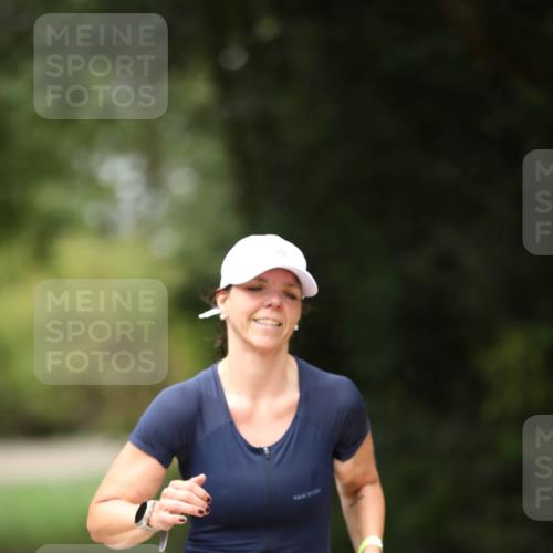 30.08.2026 - Elbe Triathlon Hamburg Antke Förster http://msf.ph/oto/10107066 30.08.2026 12:30:02 Laufen 1666 meine-sportfotos.de
