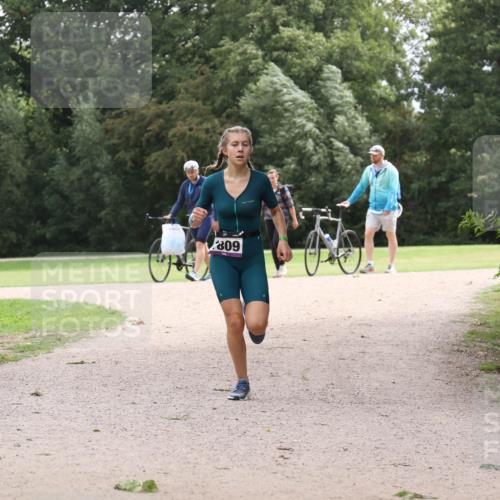 30.08.2026 - Elbe Triathlon Hamburg Antke Förster http://msf.ph/oto/10107067 30.08.2026 12:47:47 Laufen 809 meine-sportfotos.de