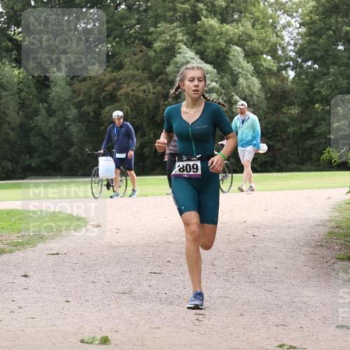 30.08.2026 - Elbe Triathlon Hamburg Antke Förster http://msf.ph/oto/10107069 30.08.2026 12:47:48 Laufen 809 meine-sportfotos.de
