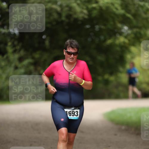 30.08.2026 - Elbe Triathlon Hamburg Antke Förster http://msf.ph/oto/10107070 30.08.2026 12:30:10 Laufen 1693 meine-sportfotos.de