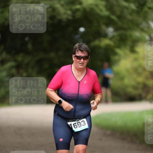 30.08.2026 - Elbe Triathlon Hamburg Antke Förster http://msf.ph/oto/10107072 30.08.2026 12:30:10 Laufen 1693 meine-sportfotos.de