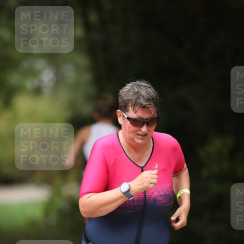 30.08.2026 - Elbe Triathlon Hamburg Antke Förster http://msf.ph/oto/10107076 30.08.2026 12:30:12 Laufen 1693 meine-sportfotos.de