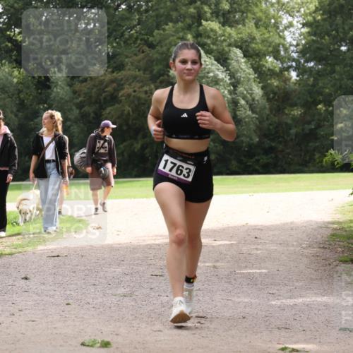 30.08.2026 - Elbe Triathlon Hamburg Antke Förster http://msf.ph/oto/10107083 30.08.2026 12:48:31 Laufen 1763 meine-sportfotos.de