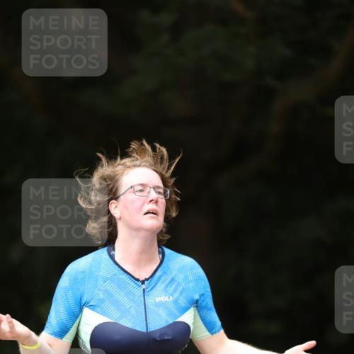 30.08.2026 - Elbe Triathlon Hamburg Antke Förster http://msf.ph/oto/10107086 30.08.2026 12:30:28 Laufen  meine-sportfotos.de